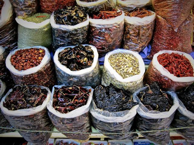 Cómo limpiar y suavizar los chiles secos